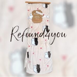 Everlasting - ‘Cat Couples’ plush throw. 60” x 70”. NWT. Firm! Last one!